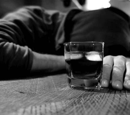 Grupos preocupantes respecto al alcoholismo, según estudio de a OMS